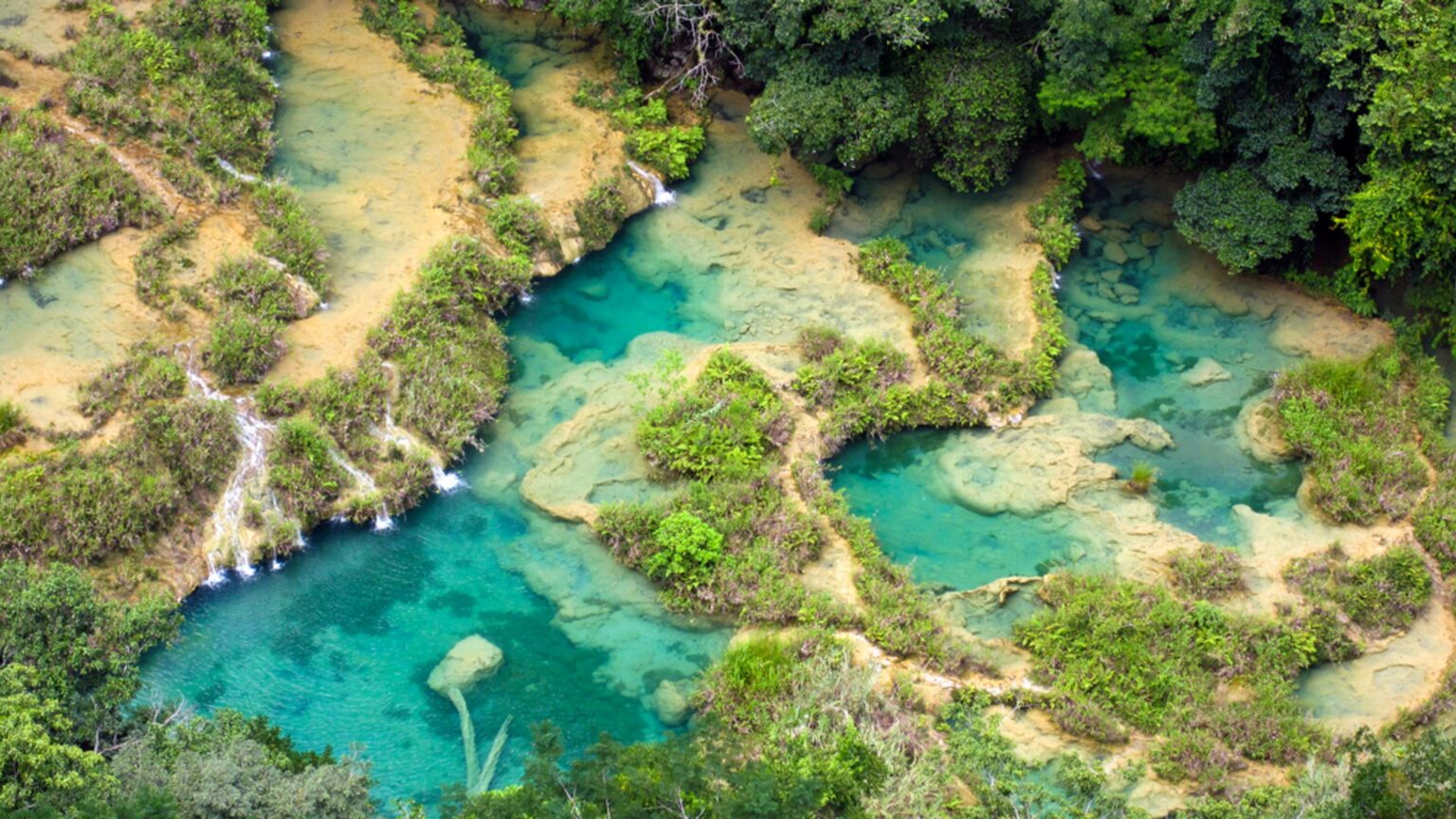 Descubre la belleza natural del Cañón del río Dulce Turismo en