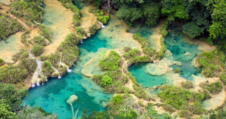 Descubre la belleza natural del Cañón del río Dulce: Turismo en Guatemala
