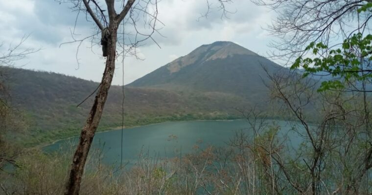 Descubre la belleza natural del Parque Nacional Laguna del Tigre.